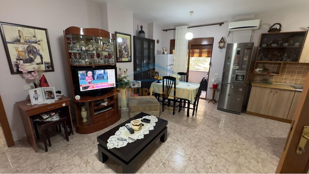 Shitet, Apartament 1+1, Rruga e Bogdaneve, Tirane
