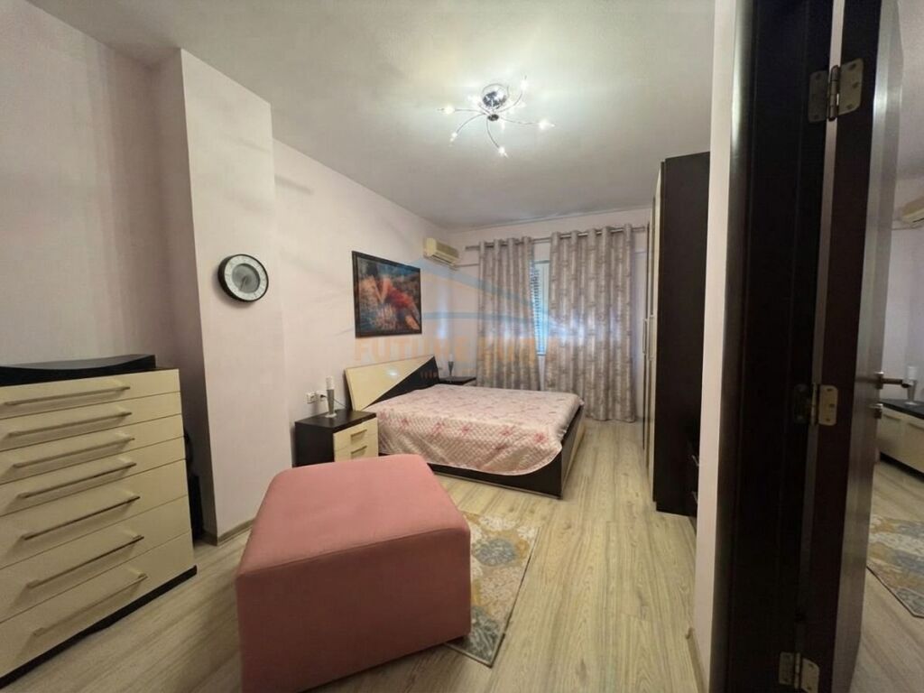 Affitto, Appartamento 2+1, Via delle Barricate, Tirana
