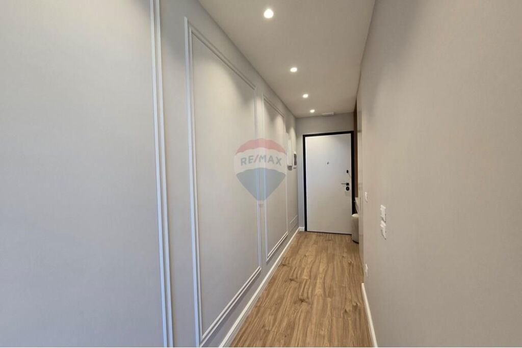 Apartament - Për Qira/Qiradhënie - Pamje Liqeni, Tiranë