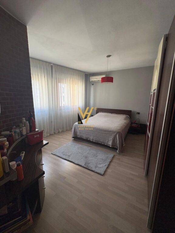 VENDESI APPARTAMENTO 3+1+2+BLK A KOMUNA E PARISIT 420.000 EURO