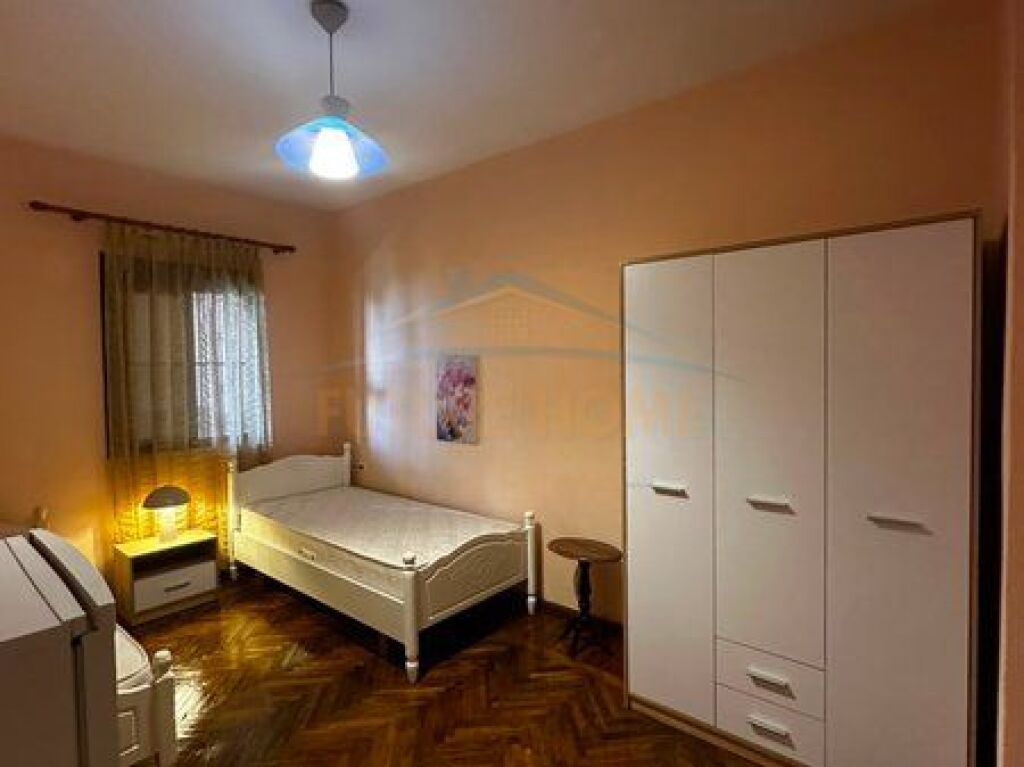 For rent, 2+1 Apartment, Train Station, Durrës