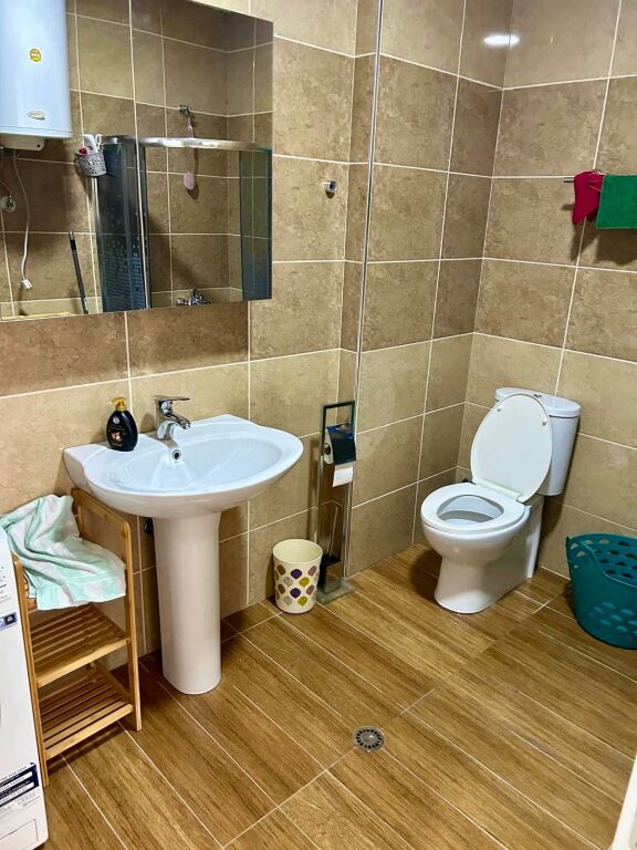 📣 QERA Apartament 1+1 📍 Komuna e Parisit, Prane Kristal Center ✨