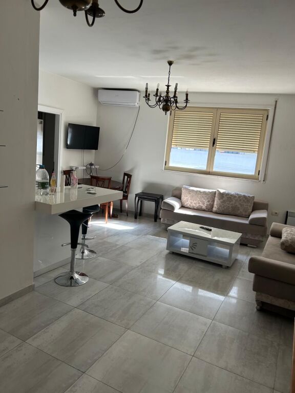 For rent 1+1 Paris Commune