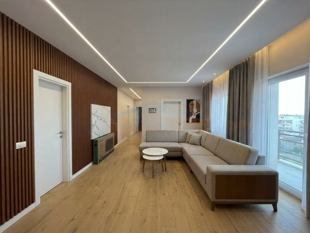 Shitet, Apartament 2+1, Misto Mame