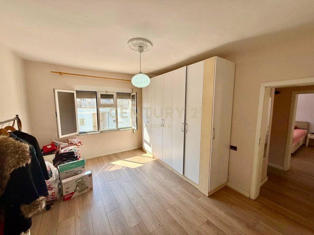 APARTAMENT 2+1 ME QIRA TE GARDA