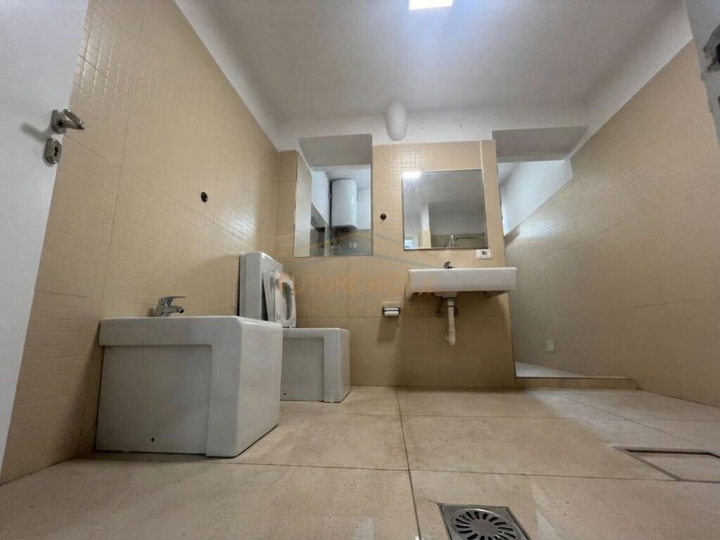 Shitet, Apartament 1+1, Selvia, Tirane