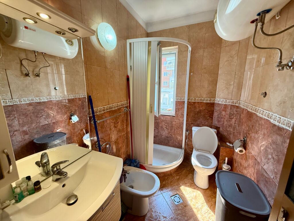 APARTAMENT 2+1 ME QIRA TE GARDA