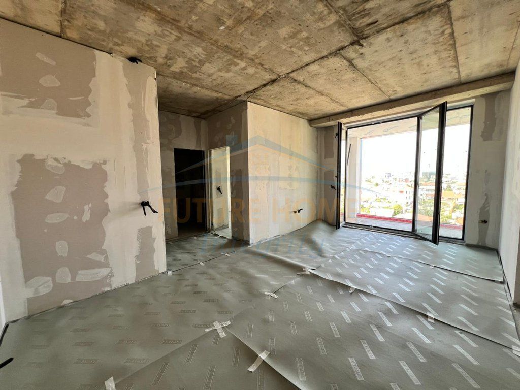 Shitet, Apartament 1+1, Rezidenca Golden Gate, Tiranë.