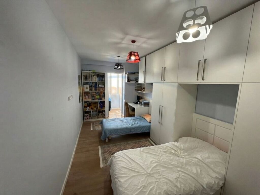Rent, Apartment 3+1+2+ Veranda, 4 Deshmoret Street, Tirana.
