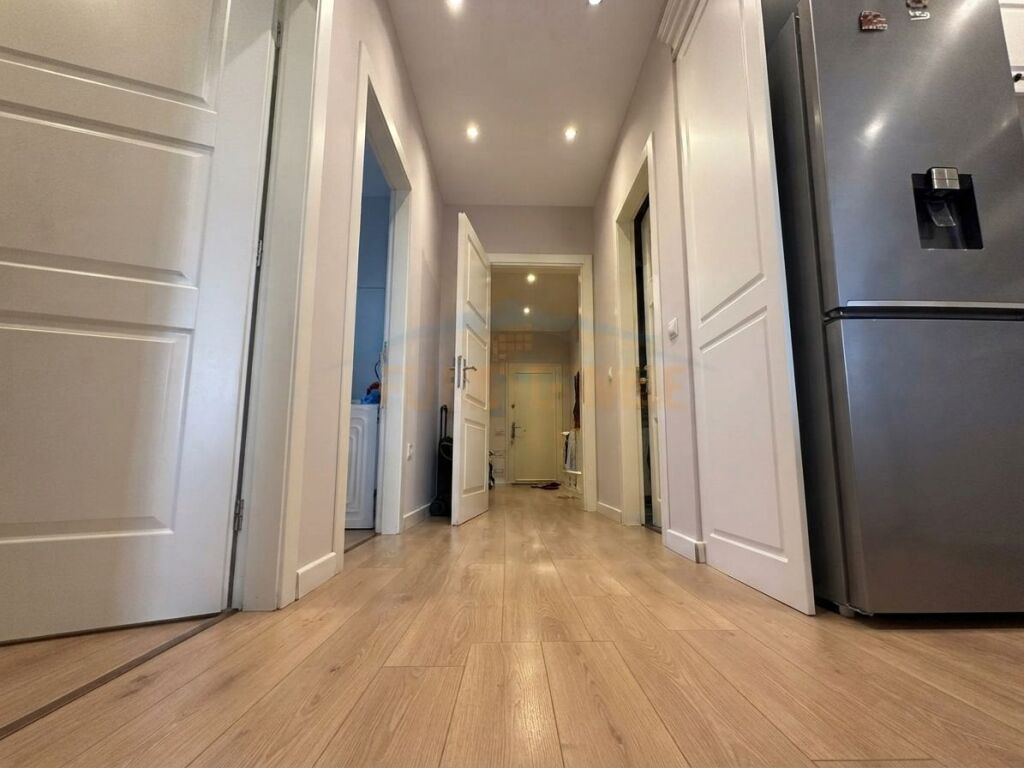 Rent, Apartment 3+1+2+ Veranda, 4 Deshmoret Street, Tirana.