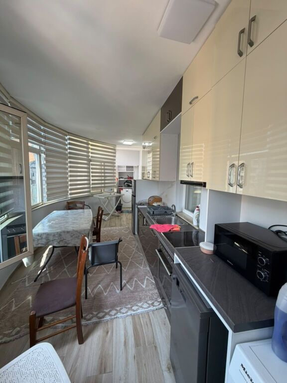Apartament 2+1 me qira në Qendër të Tiranës