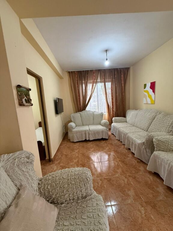 Affitto | Shtëpi private 2 + 1 | Spitali Amerikan 2 | 500 €/mese