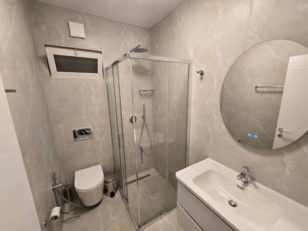 Affitto | Apartament 3 + 1 | Komuna e Parisit | 1000 €/mese
