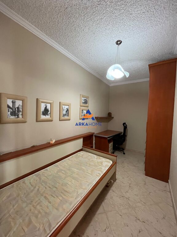 LOCALE IN AFFITTO 92 M2 "VIA DEI KOSOVARI" 85000 LEKE
