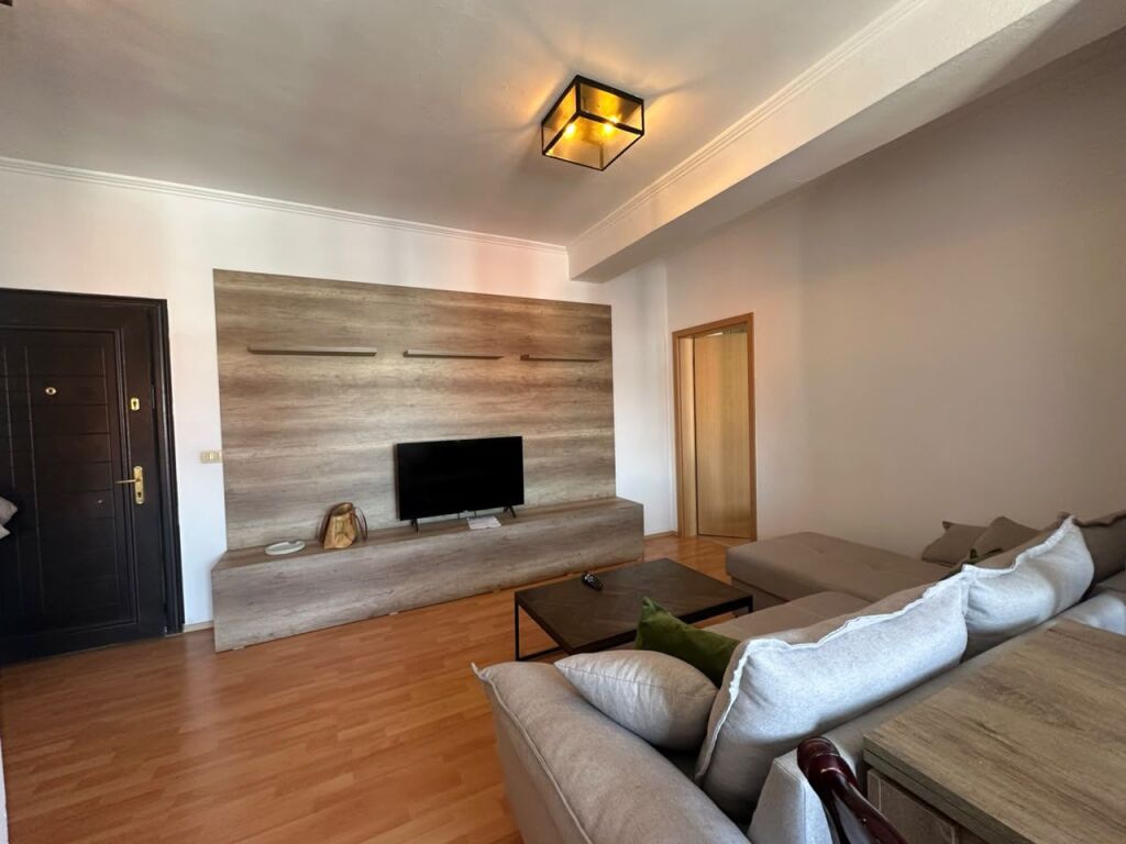 APARTAMENT 1+1 ME QIRA.TEK URA E NISHARAKUT BUZ LANE