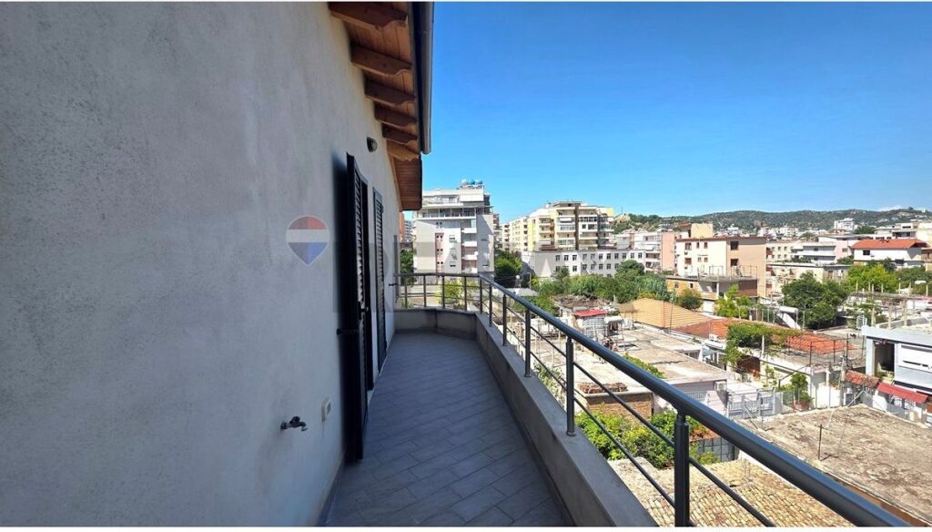 🏢 PRONË EKSKLUZIVE INVESTIMI – GODINË 4-KATËSHE + PRONË NGJITUR | VLORË