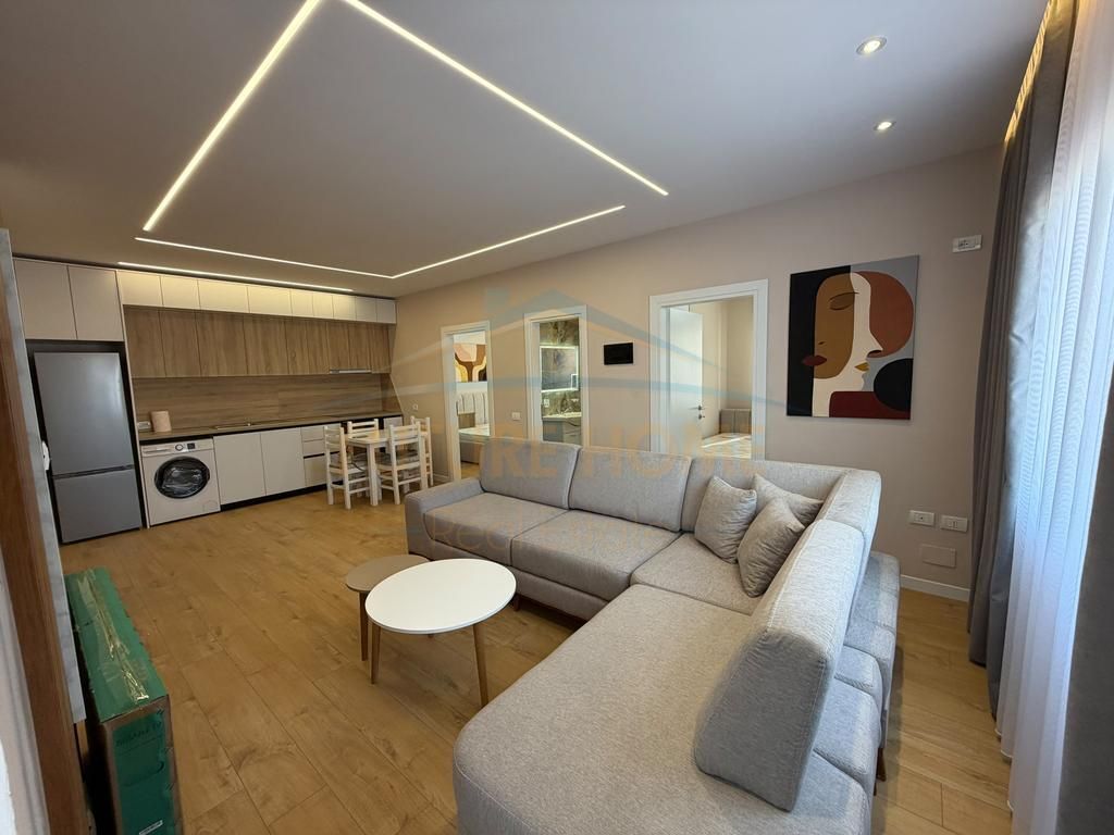 Shitet, Apartament 2+1, Misto Mame