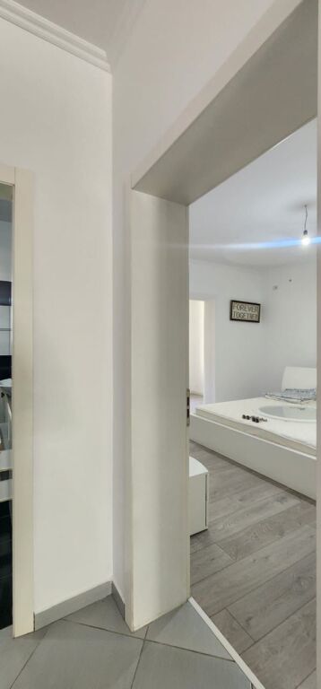Apartament 2+1 me qira tek Globe Rrg e Kavajes