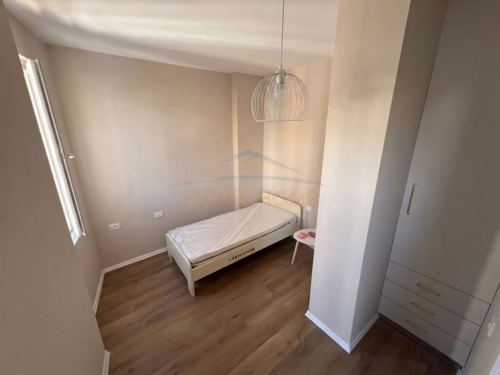 Qira, Apartament 2+1, Rruga e Barrikadave, Tiranë