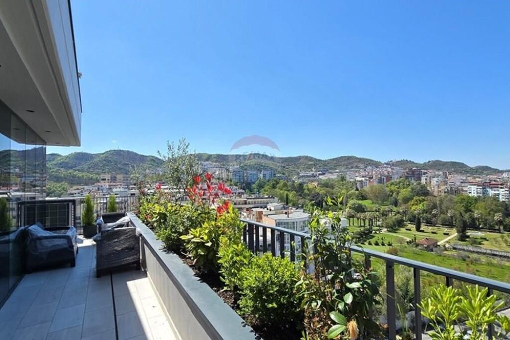 Apartament - Për Qira/Qiradhënie - Pamje Liqeni, Tiranë