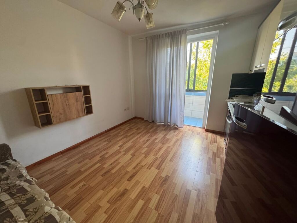 Apartament 1+1 per Shitje Mine Peza !