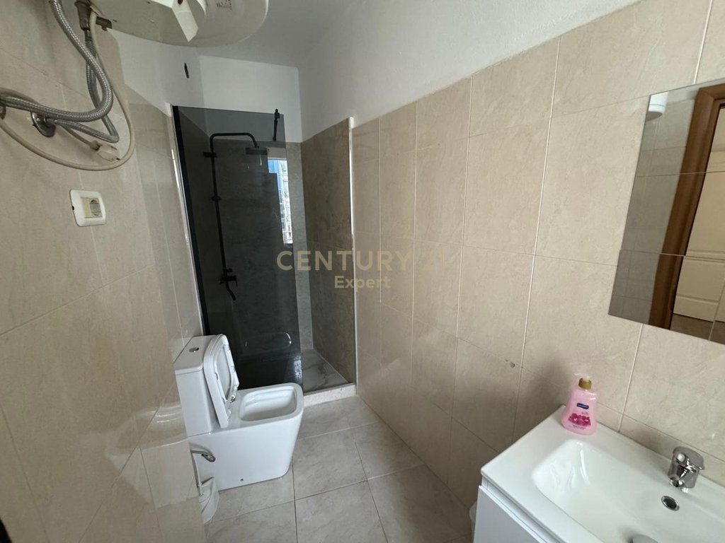 APARTAMENT 2+1+2 PER QIRA NE ASTIR