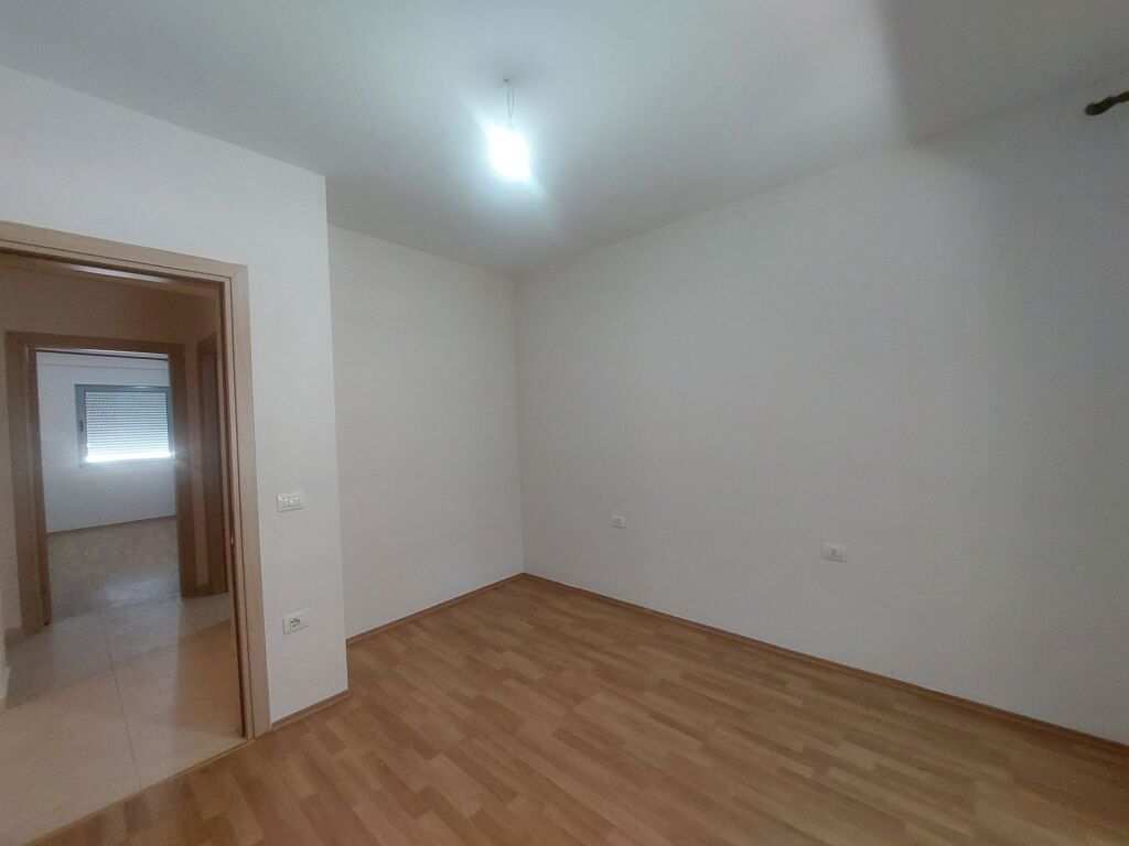 Rent | Apartament 2 + 1 | Rruga 5 Maji | 450 €/month