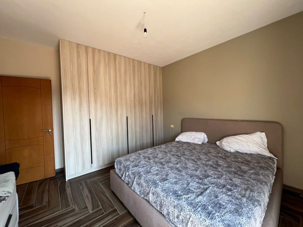 Jepet me qira apartament 2+1