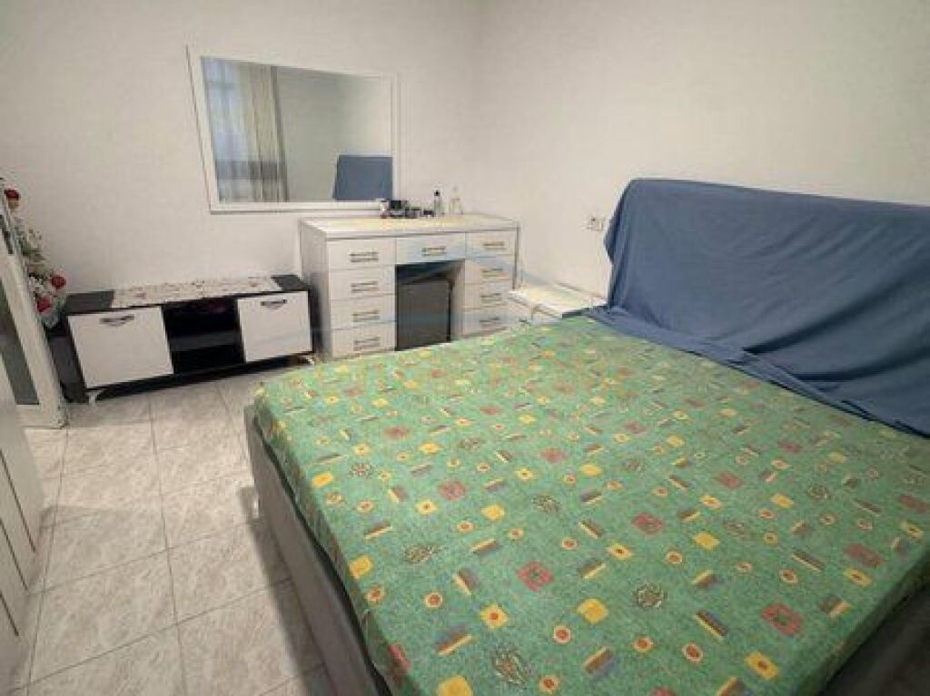 In vendita, Appartamento 1+1, Vicino alla Scuola "Sabaudin Gabrani", 21 Dhjetori