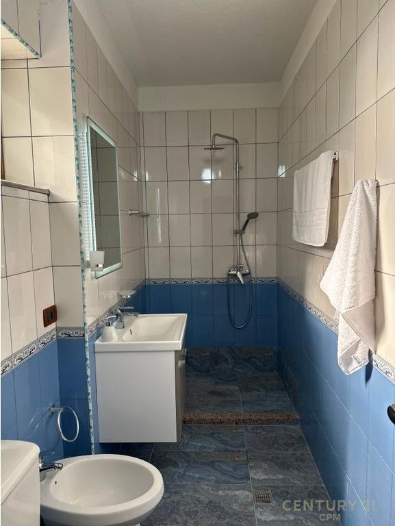 🏠 APPARTAMENTO 1+1 IN AFFITTO – PIAZZA “AVNI RUSTEMI” | 600 €/MESE