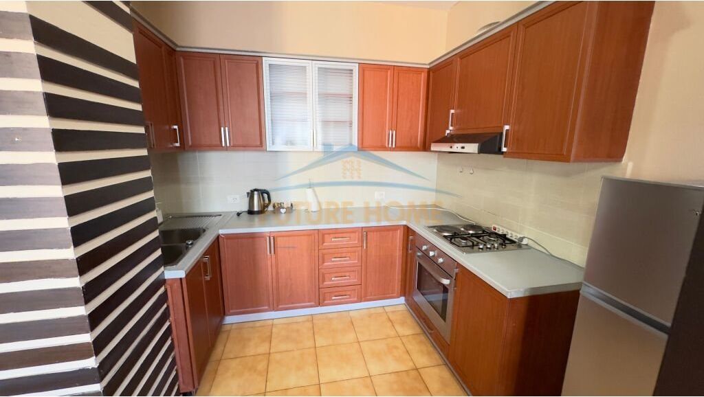 Shitet, Apartament 1+1, Rruga e Barrikadave, Tirane 204,800 €