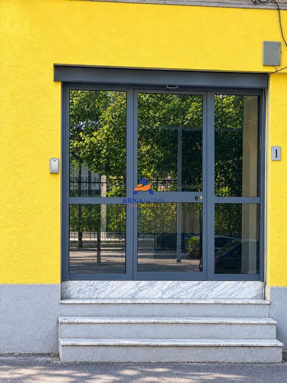 SHITET EXCHANGE 25 M2 "STADIUMI DINAMO" 17.000 EURO