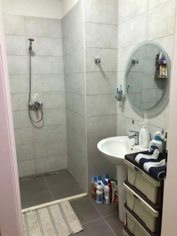 IN VENDITA – Affare🔥: 2+1+2 Bagni + 1 Posto Auto 📍Ali Demi - Residenza Mangalem || 🔥1.600€/m²🔥 Edificio Anno 2018 - 5° Piano - Superficie 104m² || Con Certificato di Proprietà - 180.000€