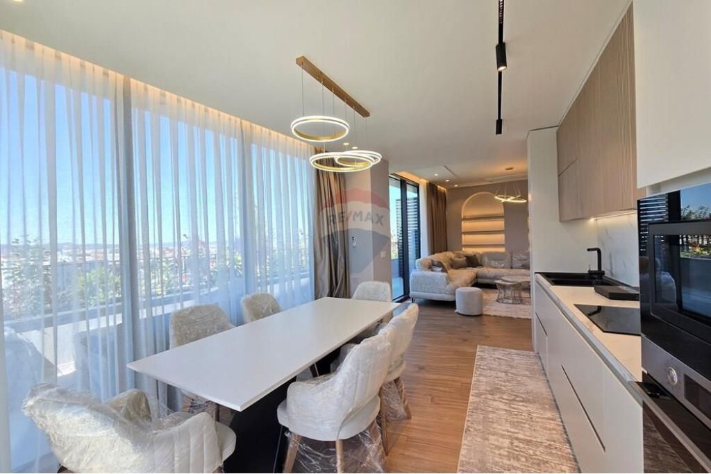 Apartament - Për Qira/Qiradhënie - Pamje Liqeni, Tiranë