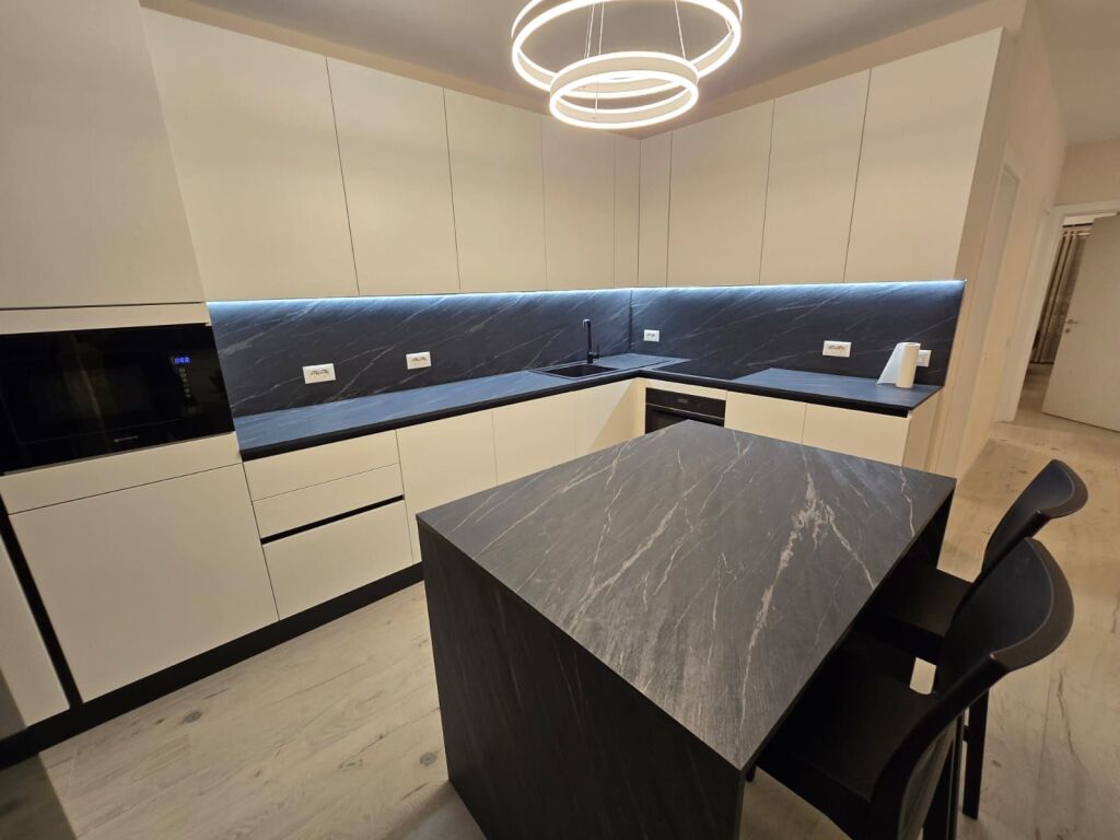 Affitto | Apartament 3 + 1 | Komuna e Parisit | 1000 €/mese
