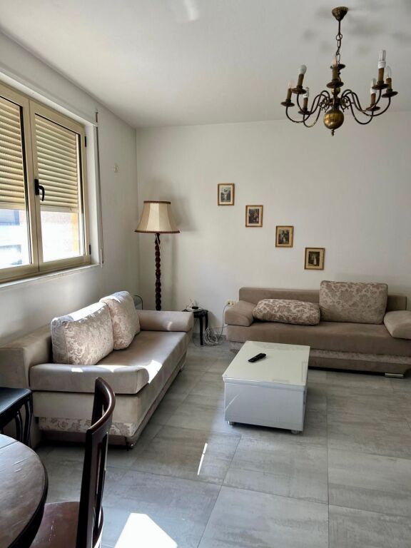 📣 QERA Apartament 1+1 📍 Komuna e Parisit, Prane Kristal Center ✨