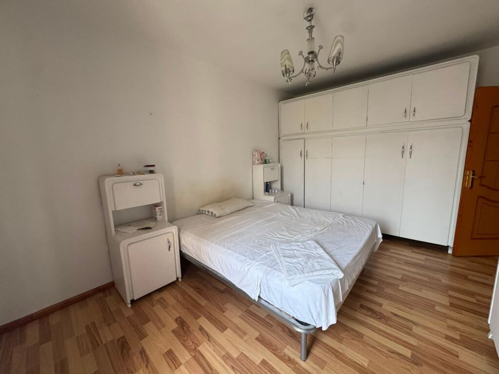 Apartament 1+1 per Shitje Mine Peza !