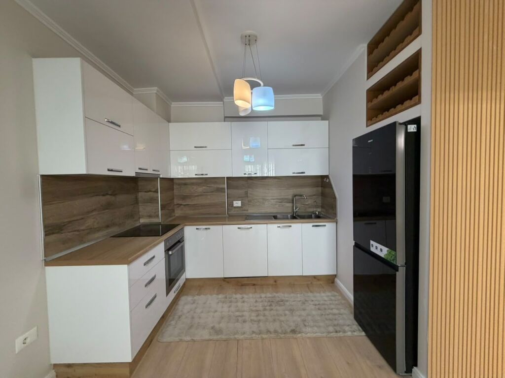 Apartament 1+1 per shitje tek Kompleksi Golden Park prane Amerikan 3.