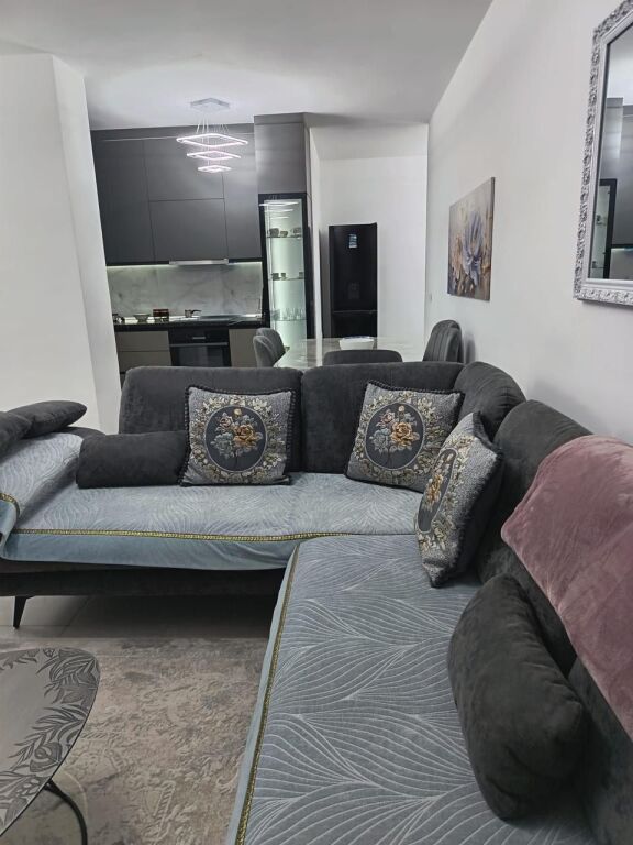 Apartament 3+1 per qera tek 5 Maji !