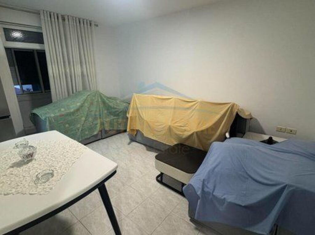 In vendita, Appartamento 1+1, Vicino alla Scuola "Sabaudin Gabrani", 21 Dhjetori