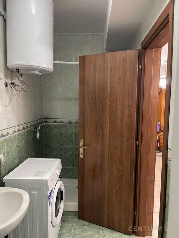 Appartamento 2+1 in Affitto a Tirana e Re, Tirana - 75000 ALL | 70 m² 820 € /Mese 75,000 Lek /Mese