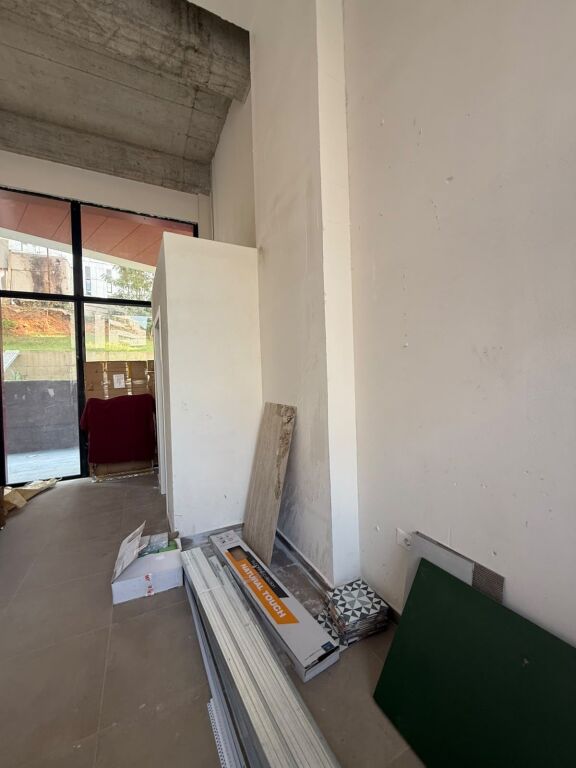 Qera | Ambjent Biznesi | Farmacia 10 | 600 €/muaj