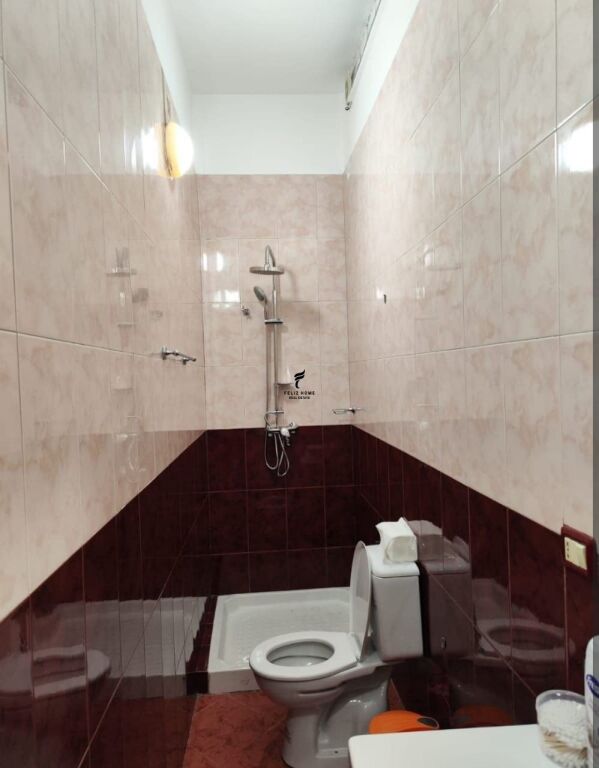 APARTAMENT ME QERA 1+1 21 DHJETORI 50.000 LEKE FH-92312