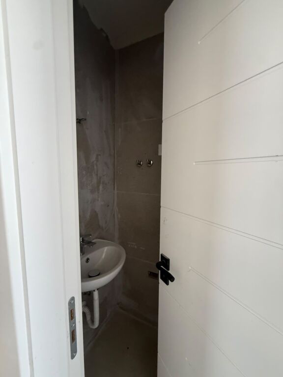 Qera | Ambjent Biznesi | Farmacia 10 | 600 €/muaj
