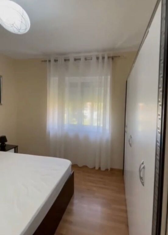 Apartament 2+1 me qira tek Rruga e Durresit!