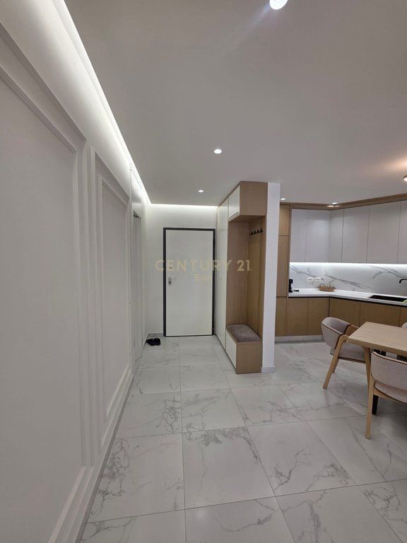 Apartament 2+1+2 dhe 3 Ballkone për Shitje në Shkëmbin e Kavajës, Durrës !