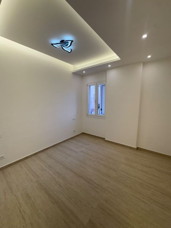 Affitto, Locale 2+1+2 per Uffici, Via dei Kosovari