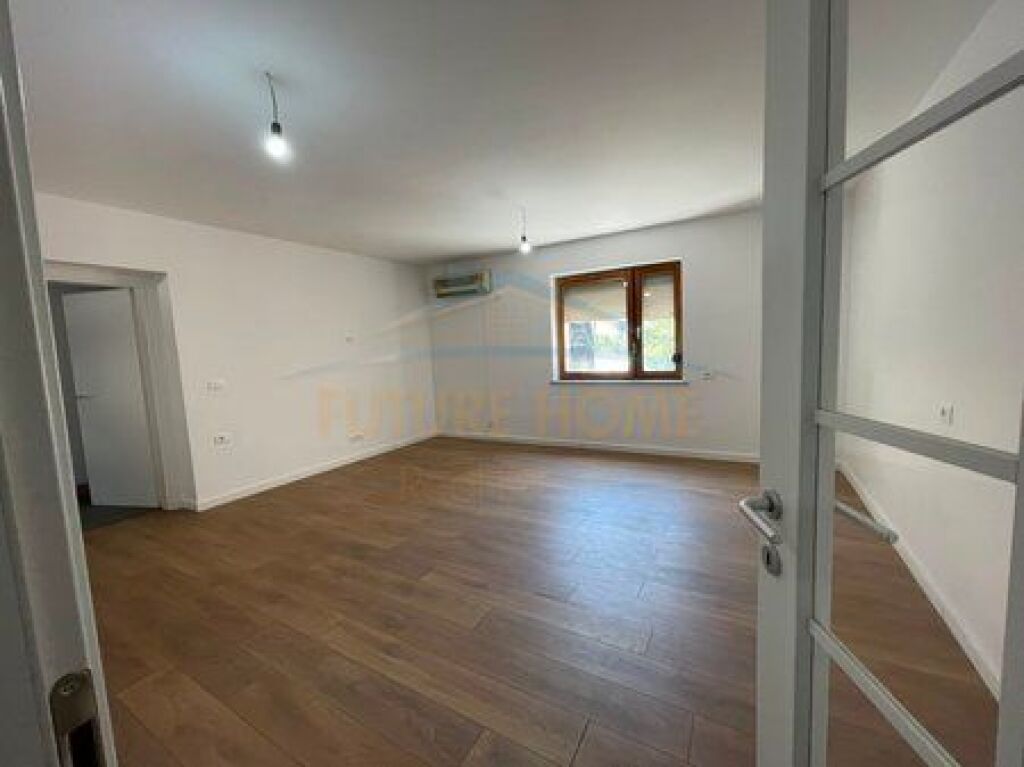 Shitet, Apartament 2+1, Pazari i Ri