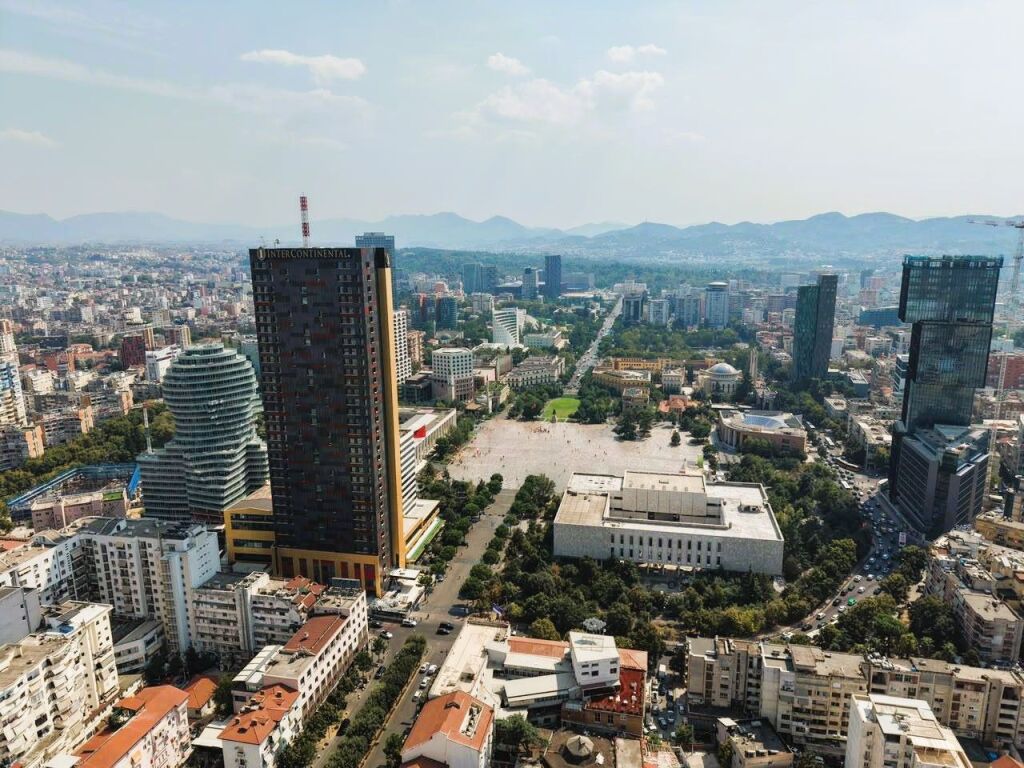 🏛️✨ Shitet Penthouse 3+1 – Bulevardi Zogu i Parë ✨🏛️
