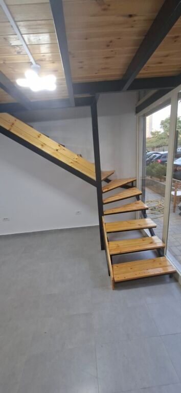 Affitto | Ambjent Biznesi | Ish Fusha e Aviacionit | 400 €/mese